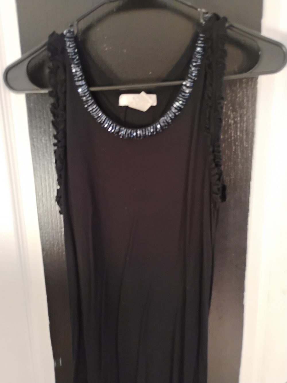 5 Tank Tops - Picture 5 of 6